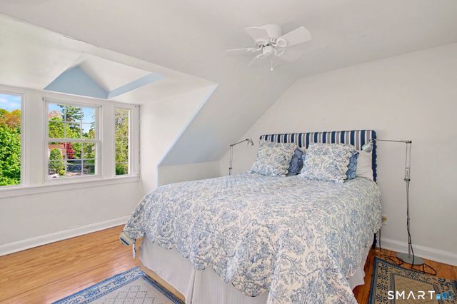 24 Saint Johns Place 4, New Canaan, CT 06840