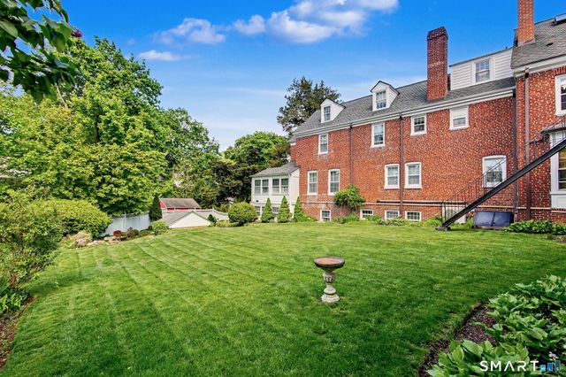 24 Saint Johns Place 4, New Canaan, CT 06840