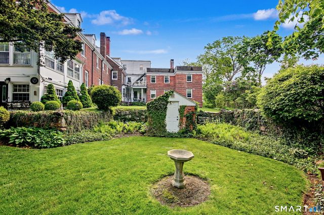 24 Saint Johns Place 4, New Canaan, CT 06840