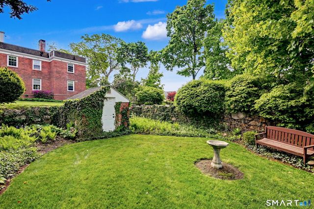 24 Saint Johns Place 4, New Canaan, CT 06840