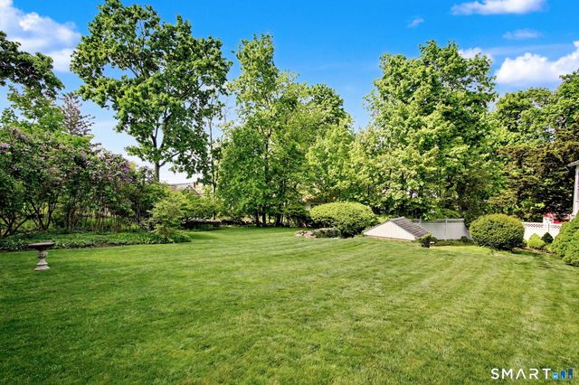 24 Saint Johns Place 4, New Canaan, CT 06840