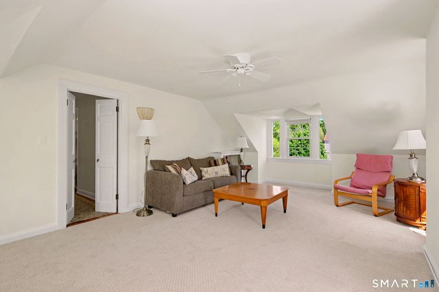 24 Saint Johns Place 4, New Canaan, CT 06840