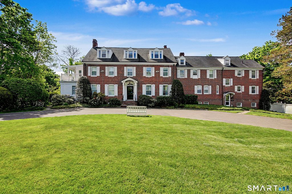 24 Saint Johns Place 4, New Canaan, CT 06840