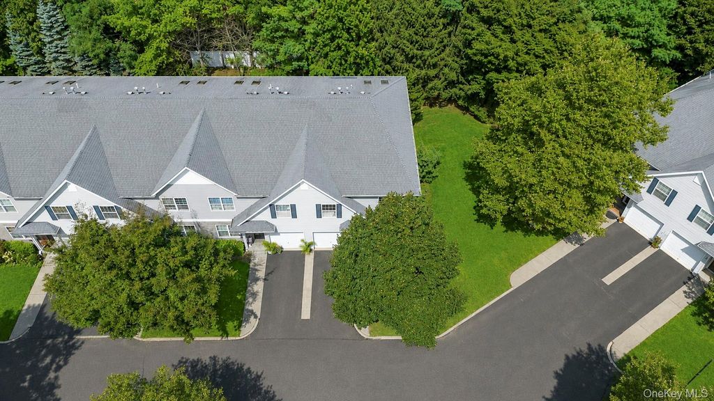 327 Medea Way, Central Islip, NY 11722 — photo 2