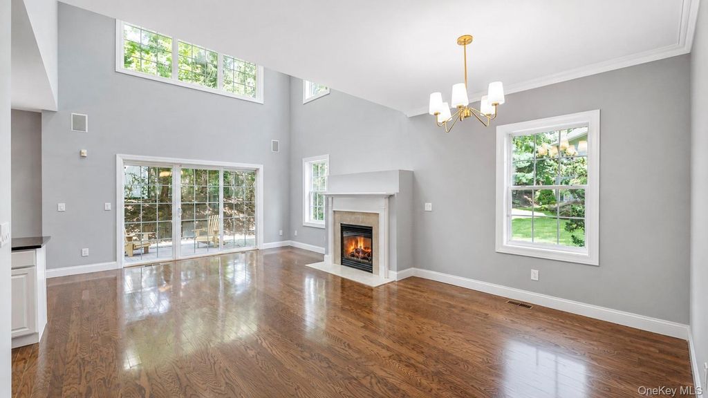 327 Medea Way, Central Islip, NY 11722 — photo 5
