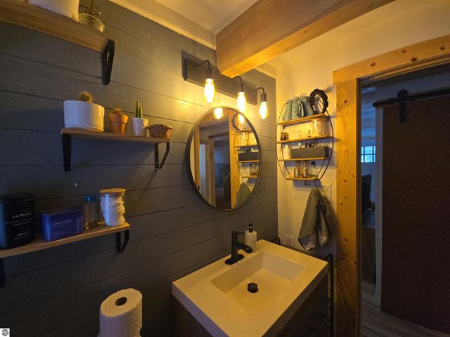 4390 S 37 Road, Cadillac, MI 49601