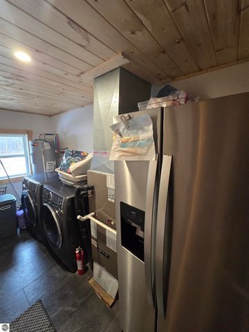 4390 S 37 Road, Cadillac, MI 49601