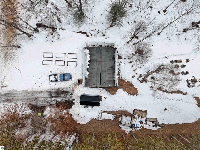 4390 S 37 Road, Cadillac, MI 49601