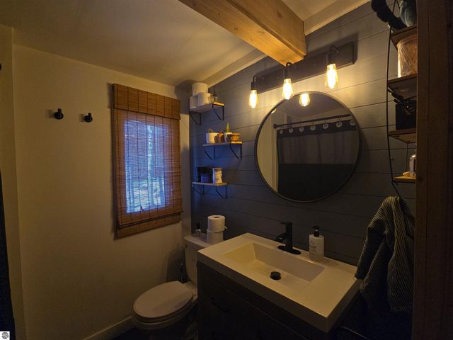 4390 S 37 Road, Cadillac, MI 49601