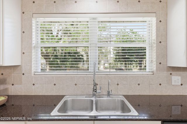 1524 SHIRL Lane, Jacksonville, FL 32207