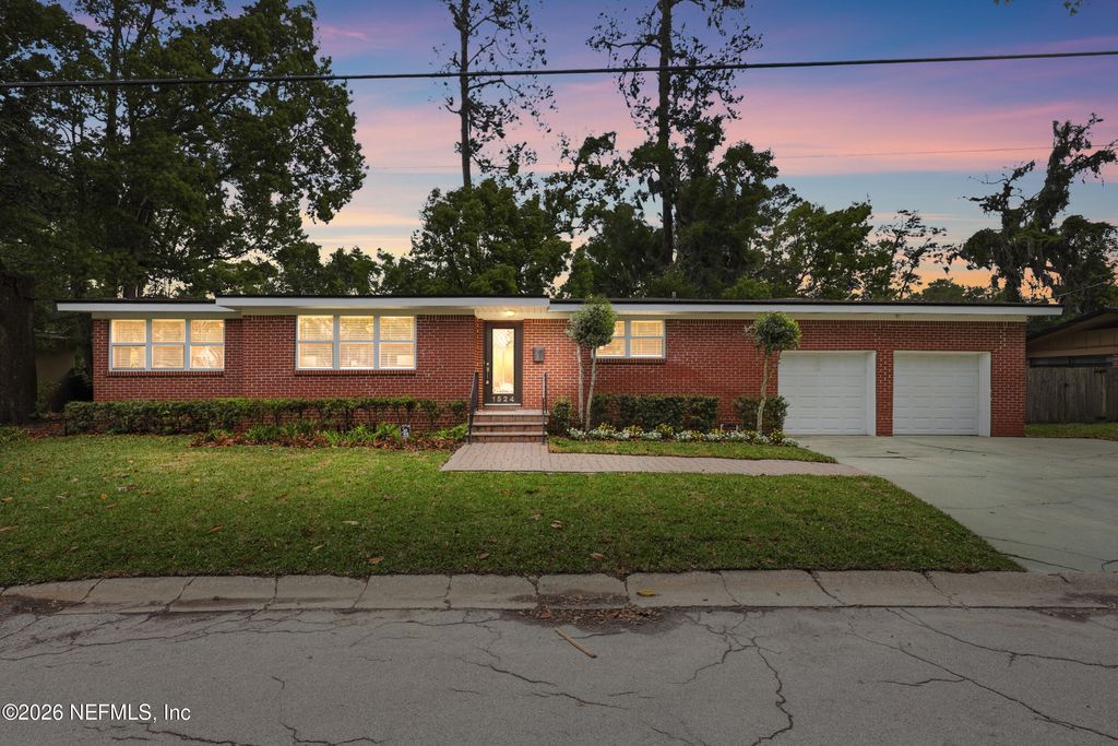 1524 SHIRL Lane, Jacksonville, FL 32207