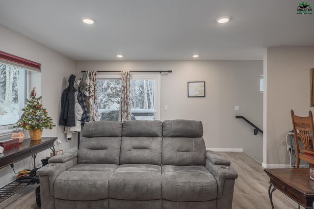 1983 CHENA POINT AVENUE, Fairbanks, AK 99709