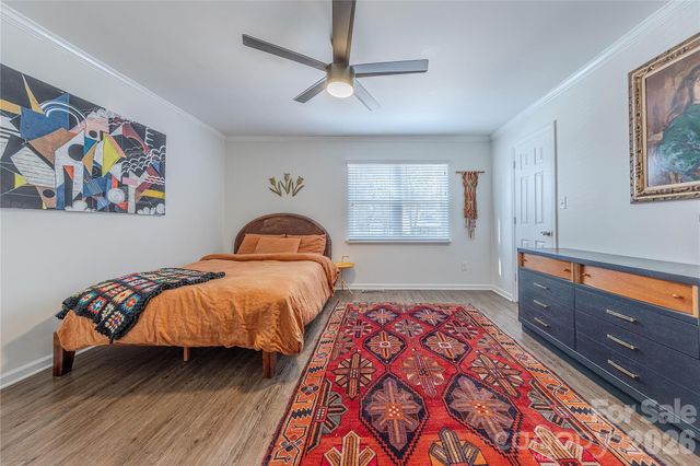 6332 Round Hill Road, Charlotte, NC 28211