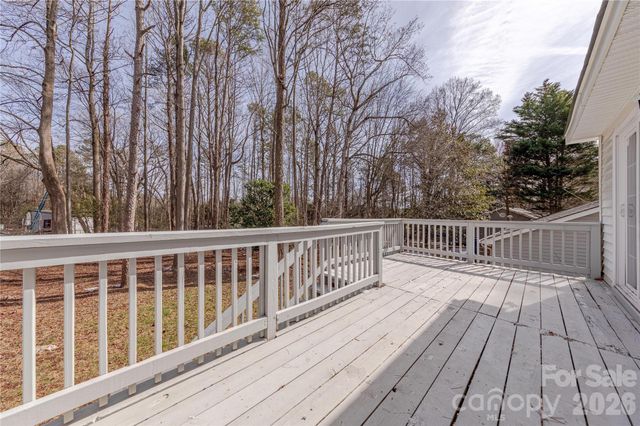 6332 Round Hill Road, Charlotte, NC 28211