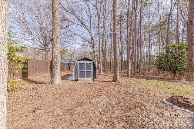 6332 Round Hill Road, Charlotte, NC 28211