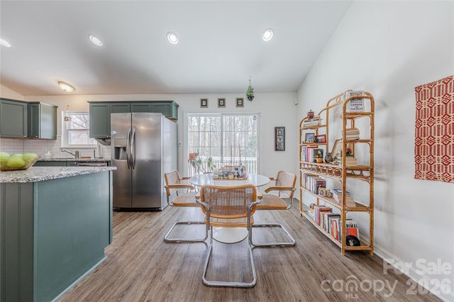 6332 Round Hill Road, Charlotte, NC 28211