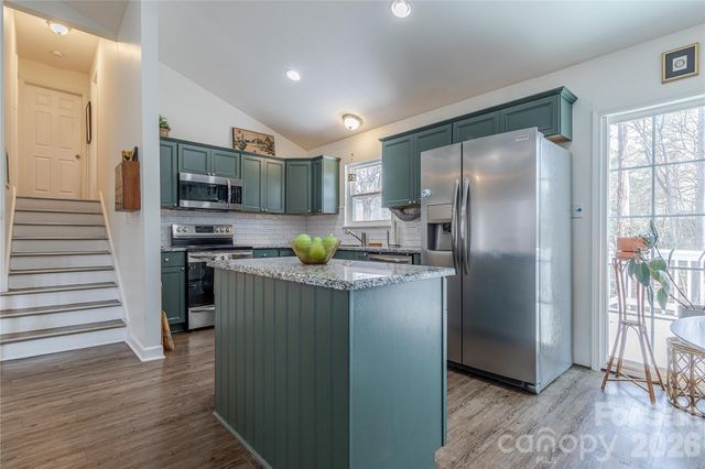 6332 Round Hill Road, Charlotte, NC 28211