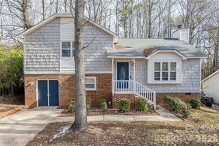 6332 Round Hill Road, Charlotte, NC 28211