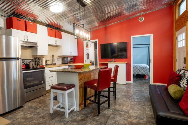 24856 County Road 247l, Pittsburg, MO 65724