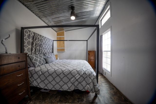 24856 County Road 247l, Pittsburg, MO 65724