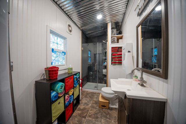 24856 County Road 247l, Pittsburg, MO 65724