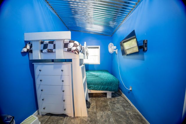 24856 County Road 247l, Pittsburg, MO 65724