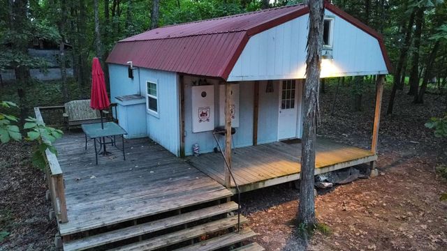 24856 County Road 247l, Pittsburg, MO 65724