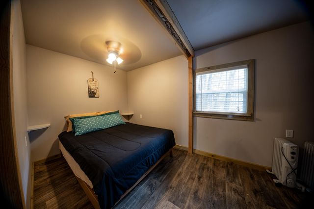 24856 County Road 247l, Pittsburg, MO 65724