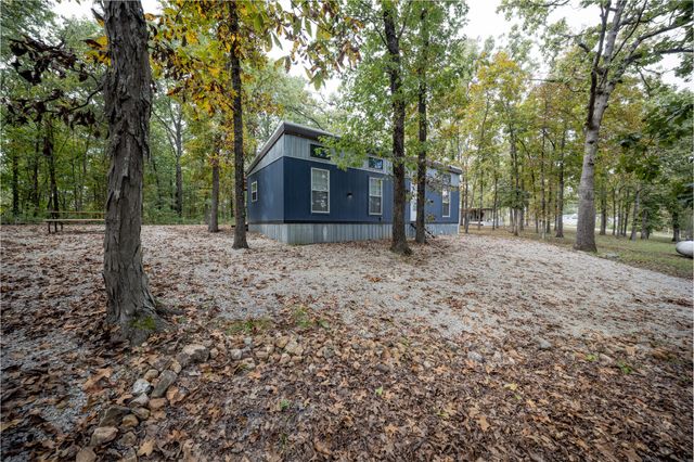 24856 County Road 247l, Pittsburg, MO 65724