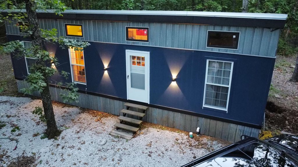 24856 County Road 247l, Pittsburg, MO 65724