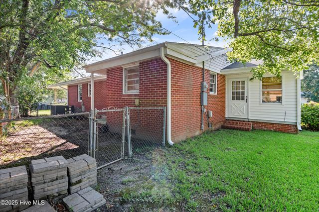 200 Dewitt Street, Jacksonville, NC 28540