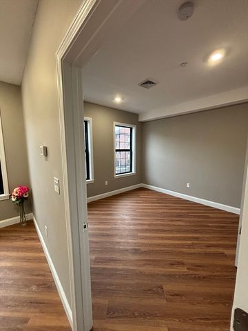 13 Nahant Street 2D, Lynn, MA 01902