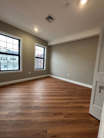 13 Nahant Street 2D, Lynn, MA 01902