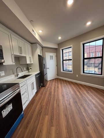 13 Nahant Street 2D, Lynn, MA 01902