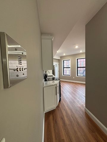 13 Nahant Street 2D, Lynn, MA 01902