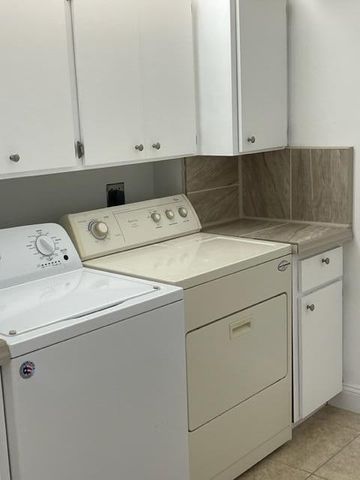 3516 Whitehall Drive 303, West Palm Beach, FL 33401