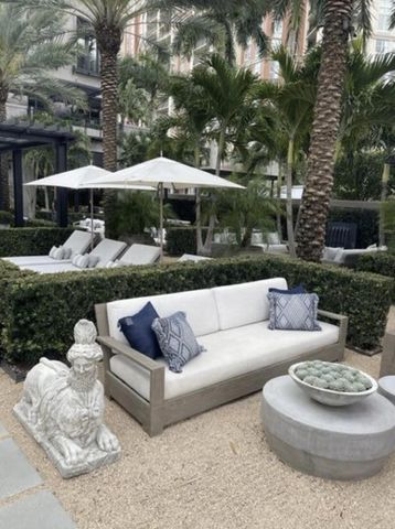 3516 Whitehall Drive 303, West Palm Beach, FL 33401