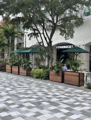 3516 Whitehall Drive 303, West Palm Beach, FL 33401