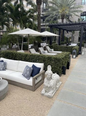 3516 Whitehall Drive 303, West Palm Beach, FL 33401