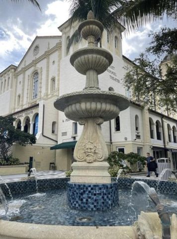 3516 Whitehall Drive 303, West Palm Beach, FL 33401