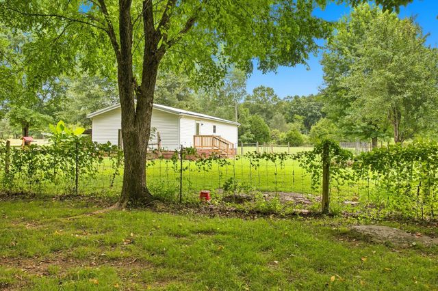 2299 Old Farmington Rd, Lewisburg, TN 37091