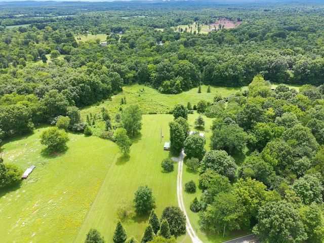 2299 Old Farmington Rd, Lewisburg, TN 37091