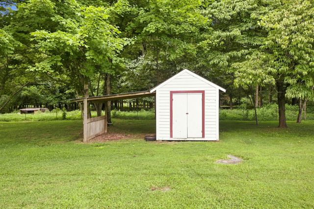 2299 Old Farmington Rd, Lewisburg, TN 37091