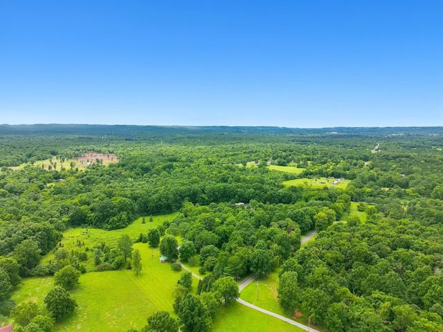 2299 Old Farmington Rd, Lewisburg, TN 37091