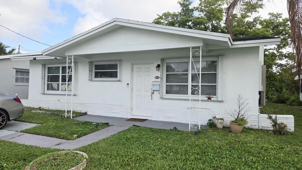 2612 NW 49th Street NW, Tamarac, FL 33309