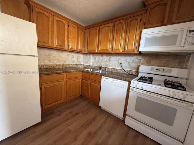 13100 SW 92nd Avenue APH7, Miami, FL 33176