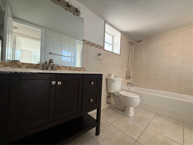 13100 SW 92nd Avenue APH7, Miami, FL 33176