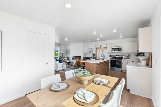 848 S Somerset Drive, Springfield, MO 65802