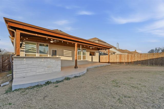 956 Manuel Drive, Fate, TX 75087