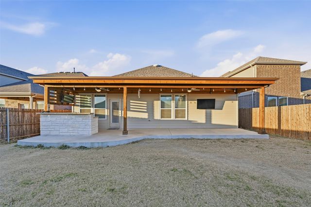 956 Manuel Drive, Fate, TX 75087